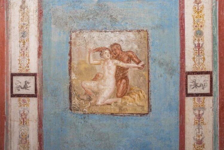 Tiny house with exquisite frescoes uncovered in Pompeii