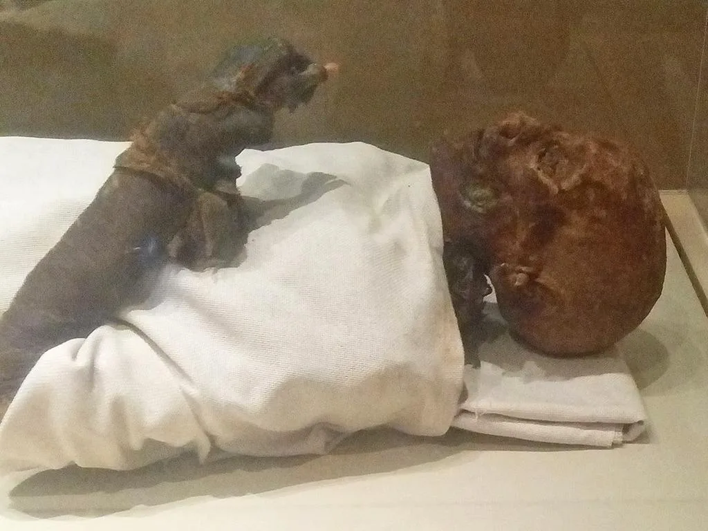 Egypt uncovers archaeological treasures at 18th dynasty Queen Hatshepsut's temple