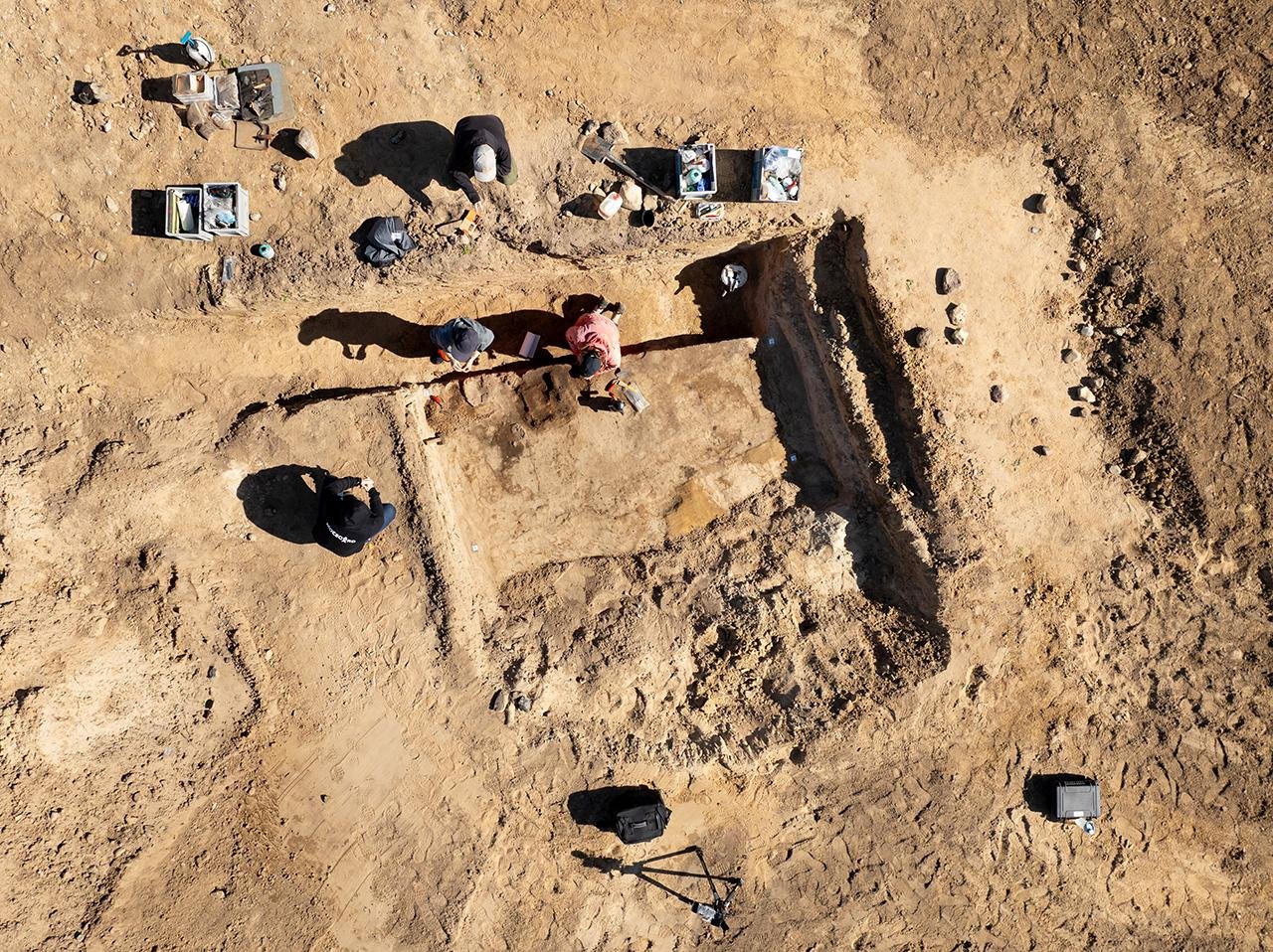 Viking Age burial near Aarhus linked to Harald Bluetooth’s noble allies unearthed in Denmark