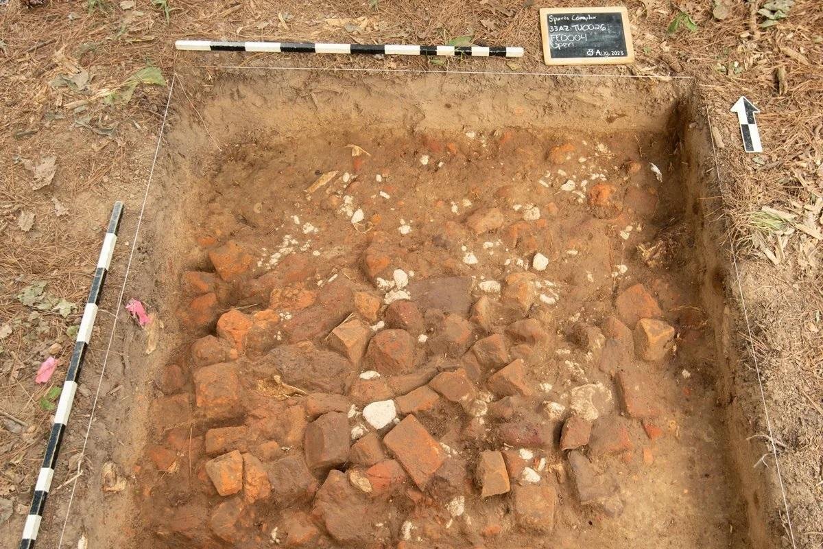 Remains of revolutionary war barracks unearthed at Colonial Williamsburg